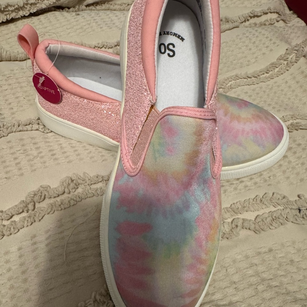 Kohl's Cozy Pink and Cream Slippers